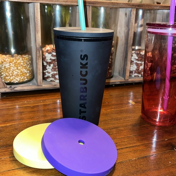 4 Starbucks cups. - Picture 2 of 5